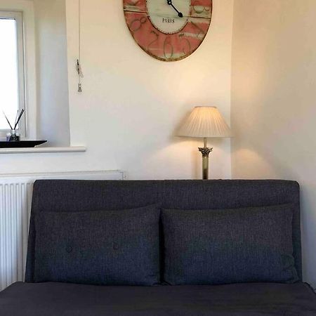 Secluded Romantic Cotswolds Barn - Sleeps 2 To 4 - Near Cirencester - Dog Friendly Villa Kemble Eksteriør bilde
