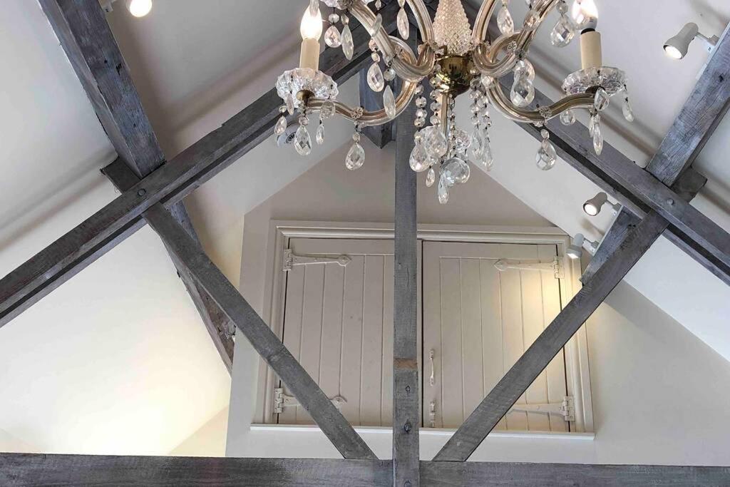 Secluded Romantic Cotswolds Barn - Sleeps 2 To 4 - Near Cirencester - Dog Friendly Villa Kemble Eksteriør bilde